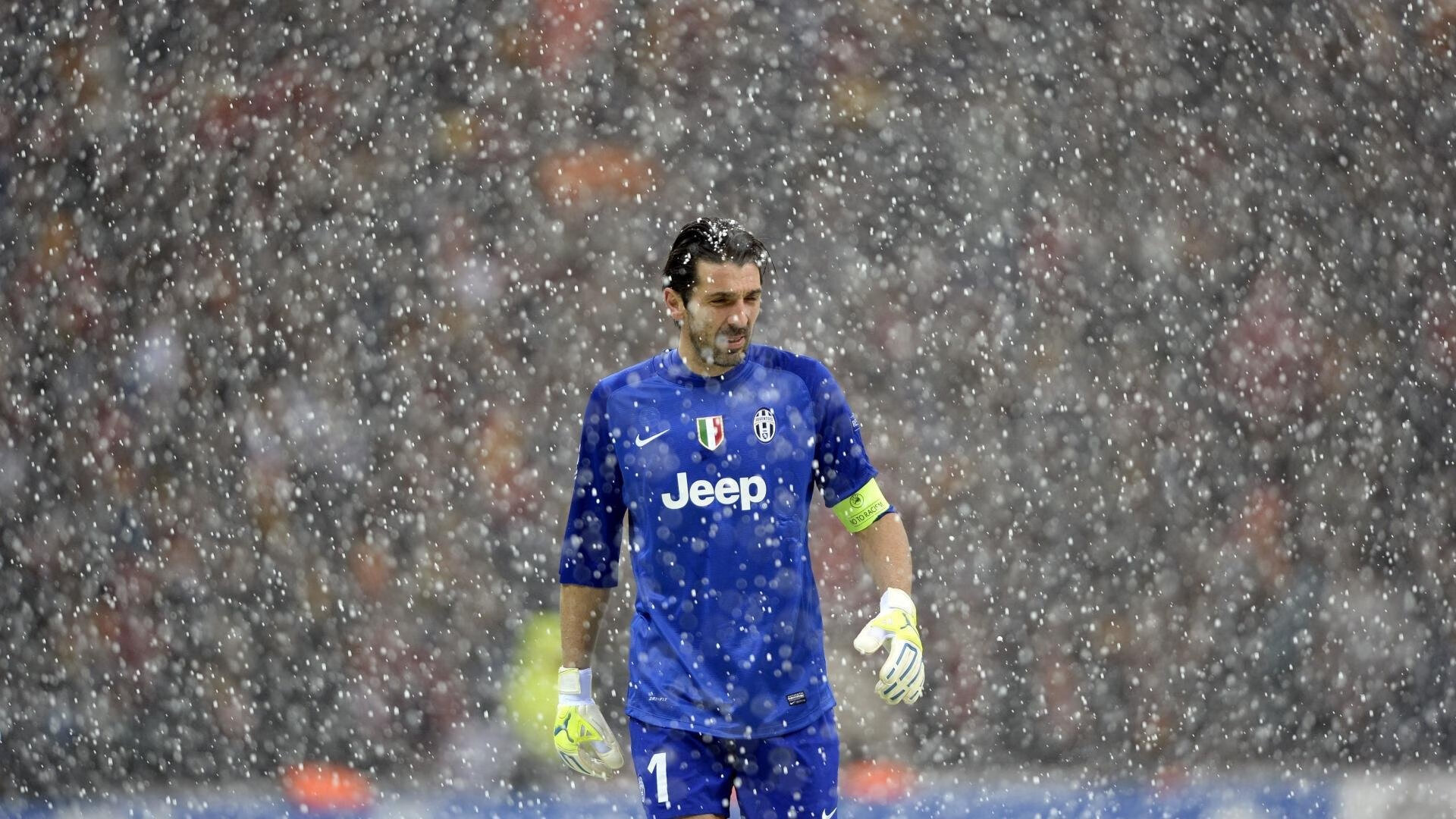 《电竞战队荣誉墙:纪录辉煌历史时刻》,电竞战队冠名