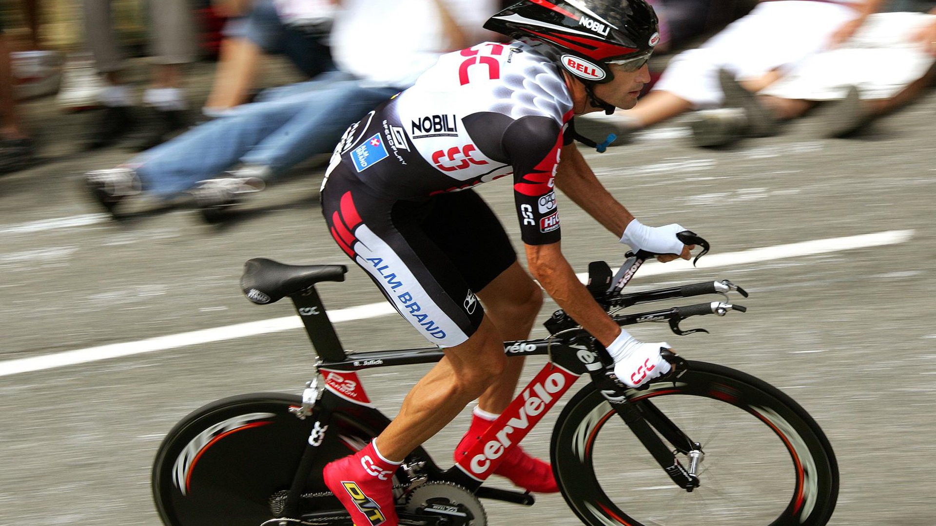 开云体育软件-国际极限跑酷公开赛，城市天际线上的极速挑战，城市天际线公路限速